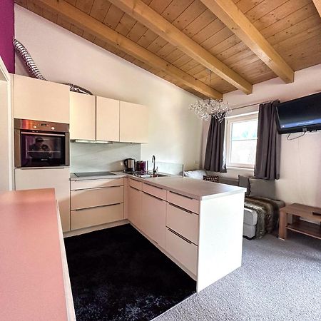 Harakiri Lodgings Und Apresski Mayrhofen Esterno foto