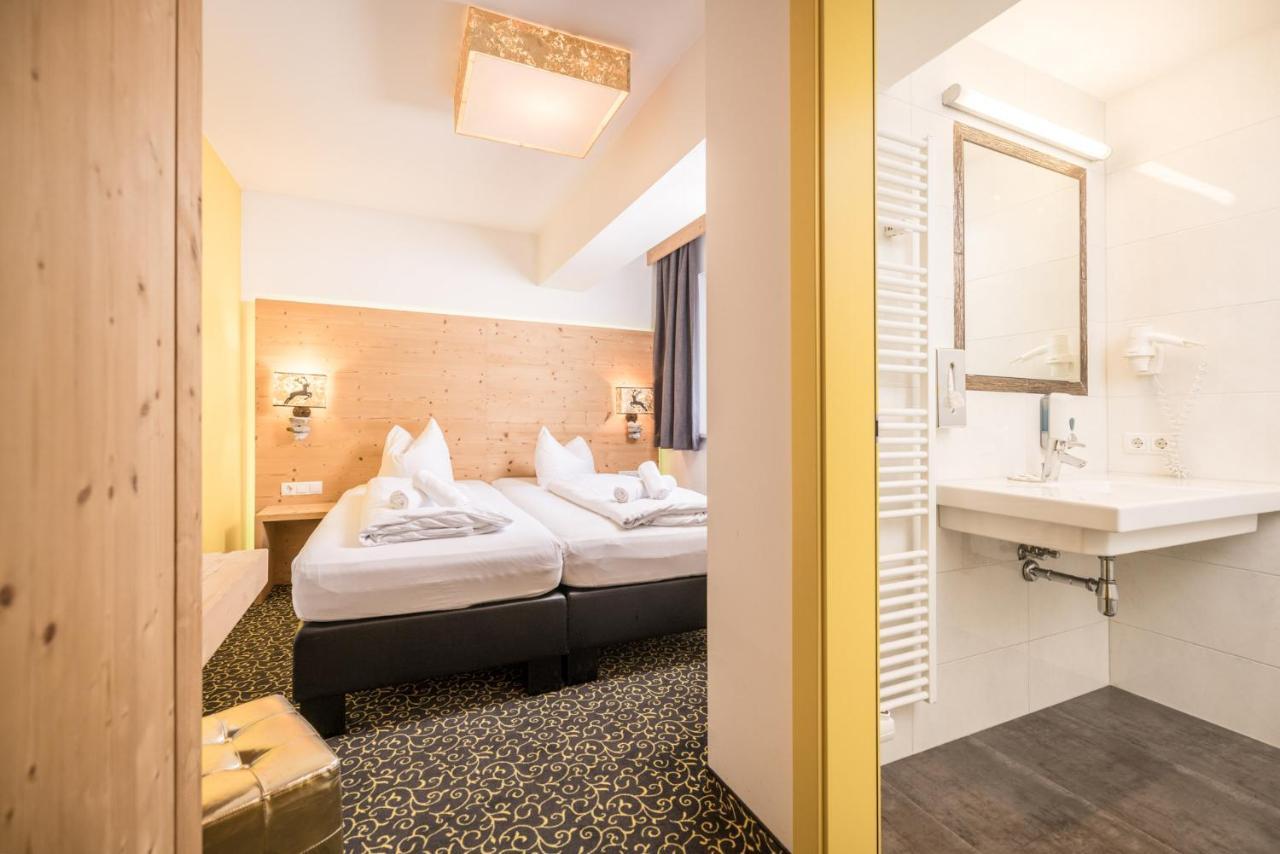 Harakiri Lodgings Und Apresski Mayrhofen Esterno foto
